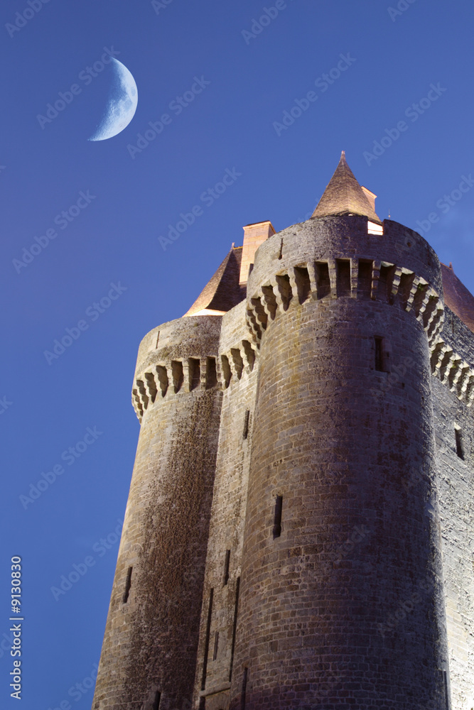 黄昏中的Solidor塔，位于Saint-servan