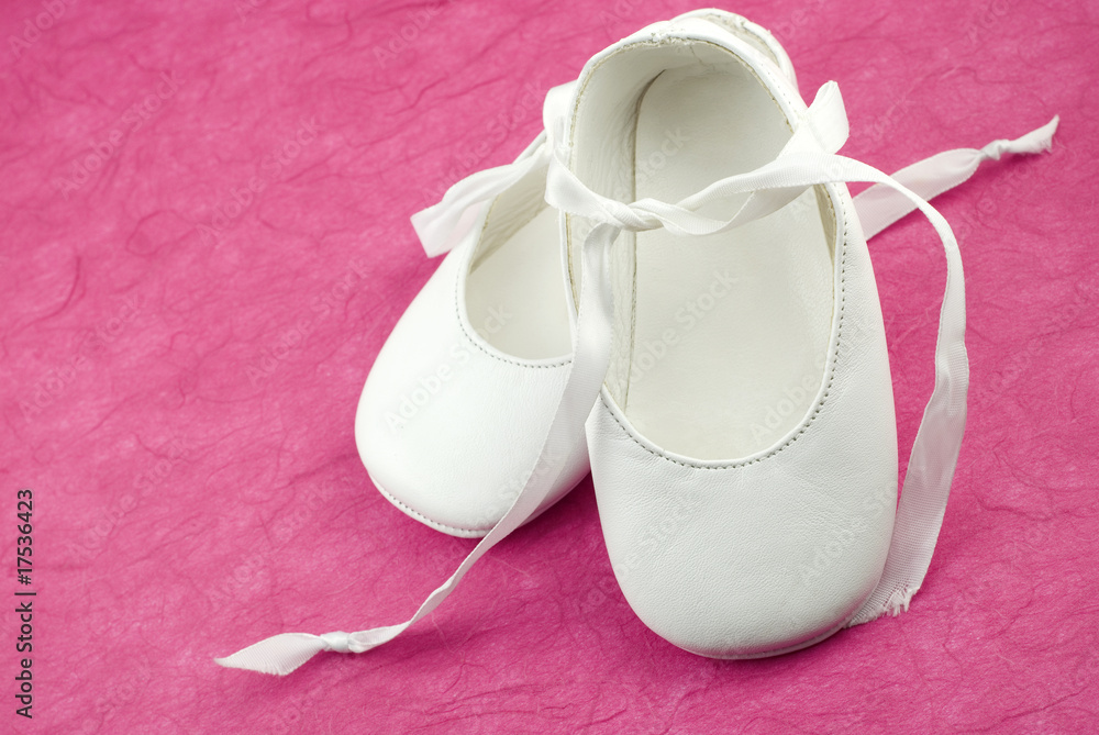 白色婴儿鞋