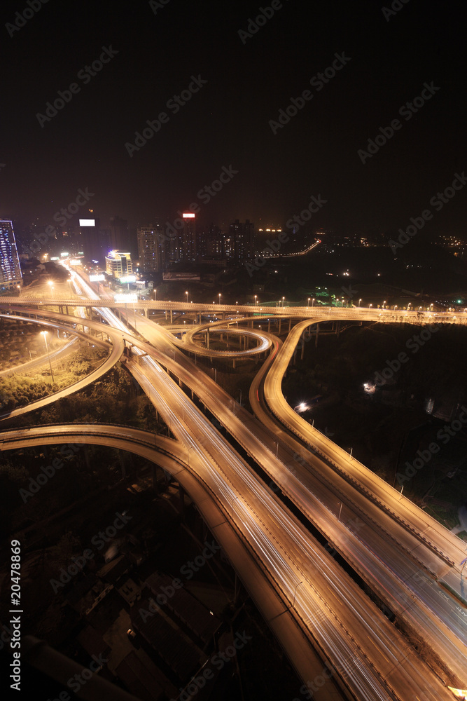 中国夜间交叉路口