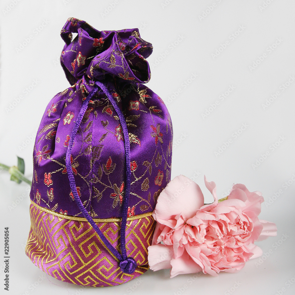 紫绣布袋粉牡丹