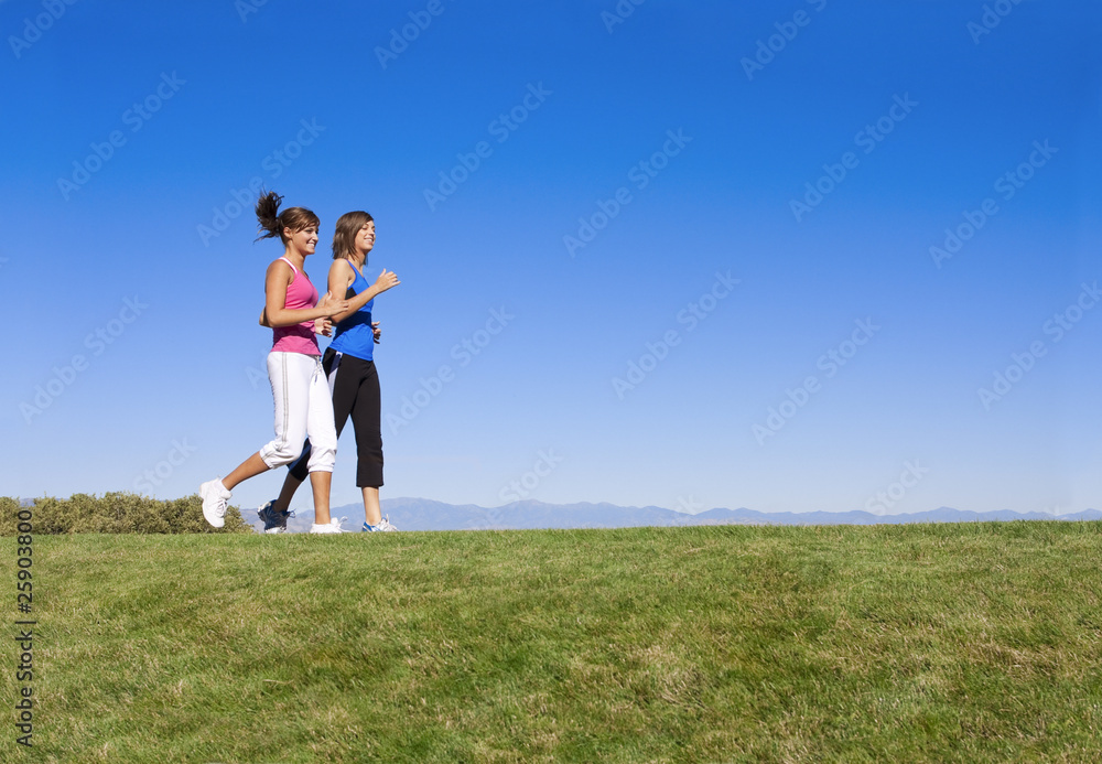 女性慢跑与健身