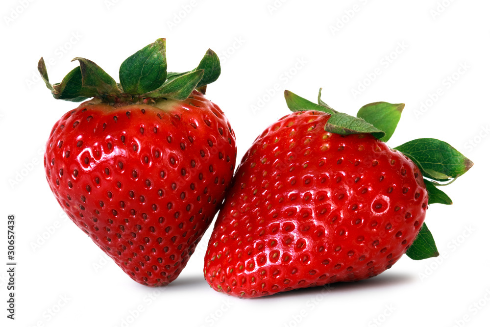 两颗新鲜草莓