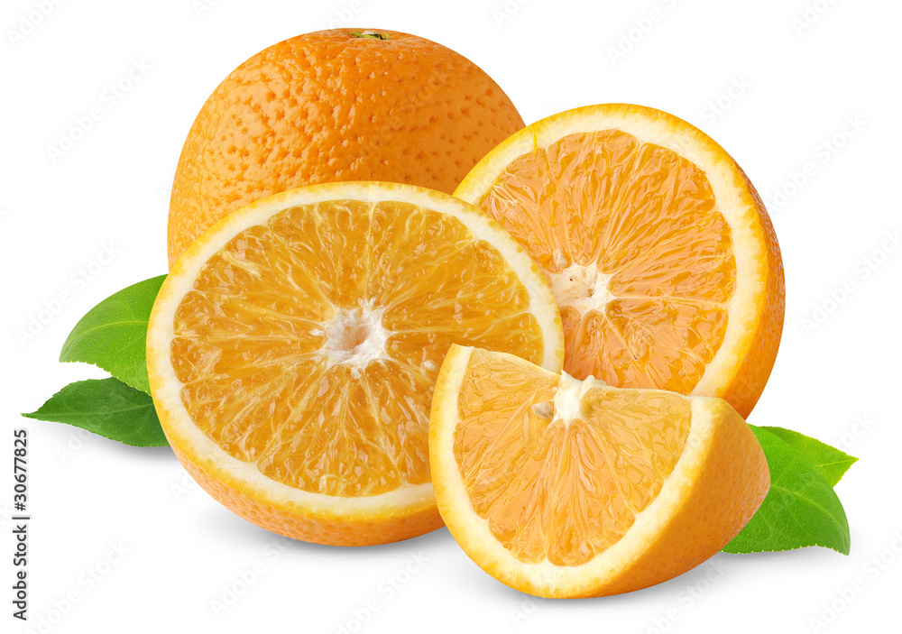 隔离的橙子。在白色背景上隔离的切割橙色水果