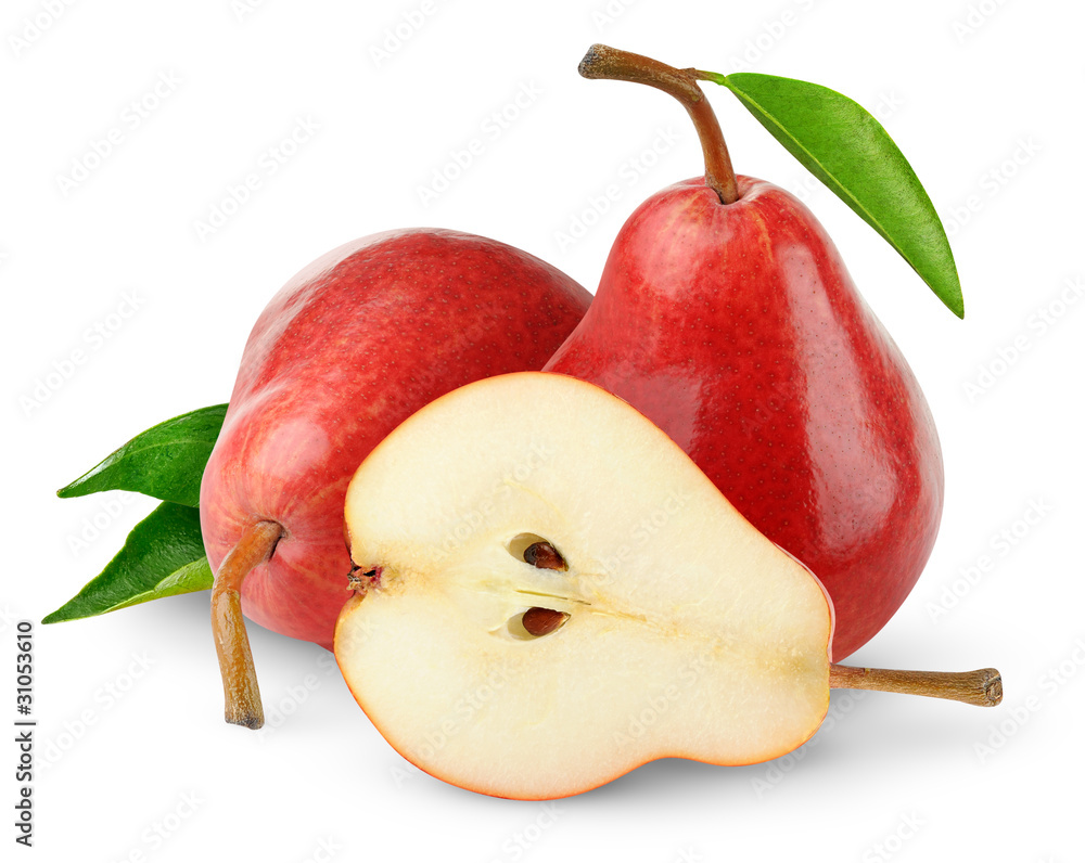 分离的梨。在白底上分离的三个切割的红梨果实