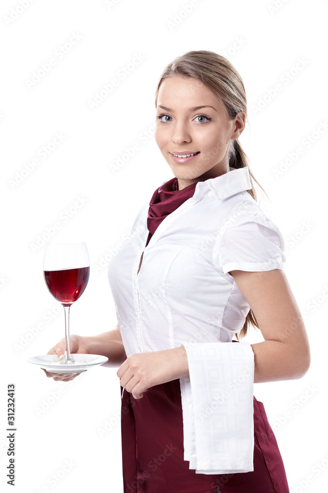 女服务员拿着一杯葡萄酒