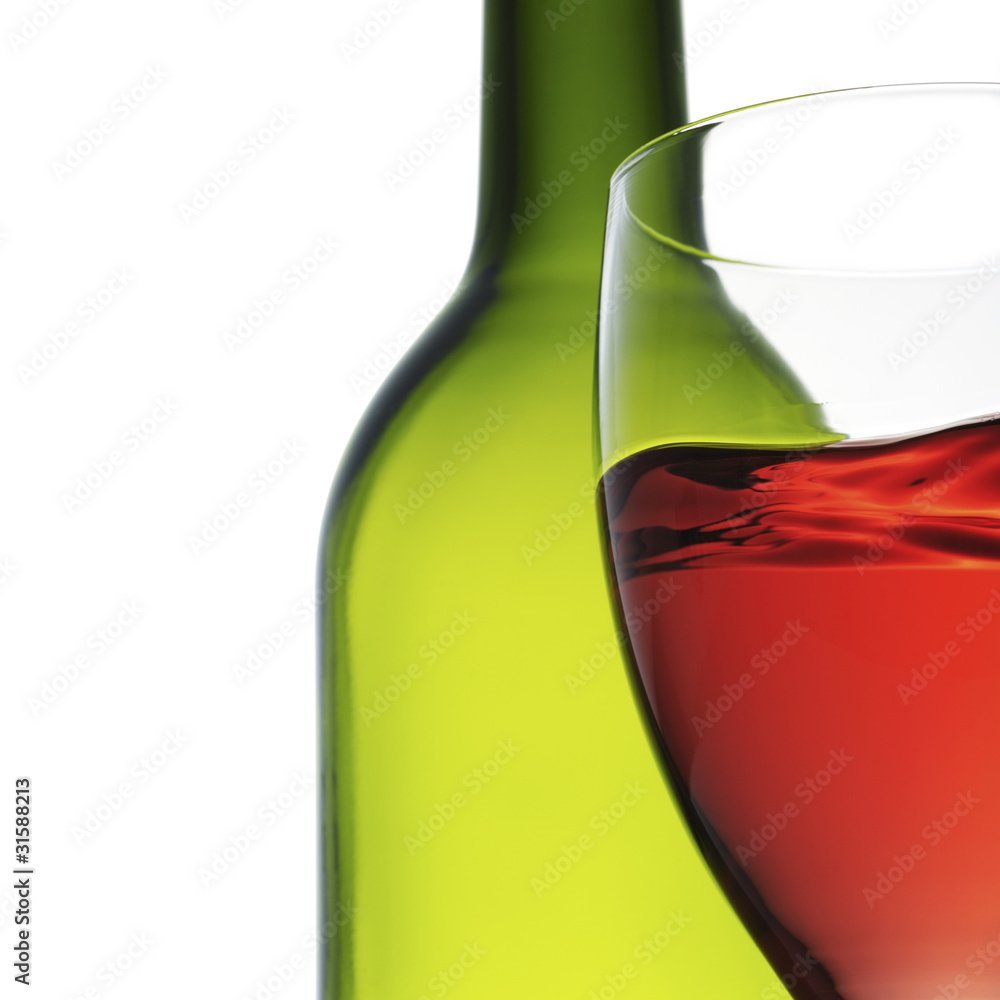 玻璃葡萄酒和酒瓶