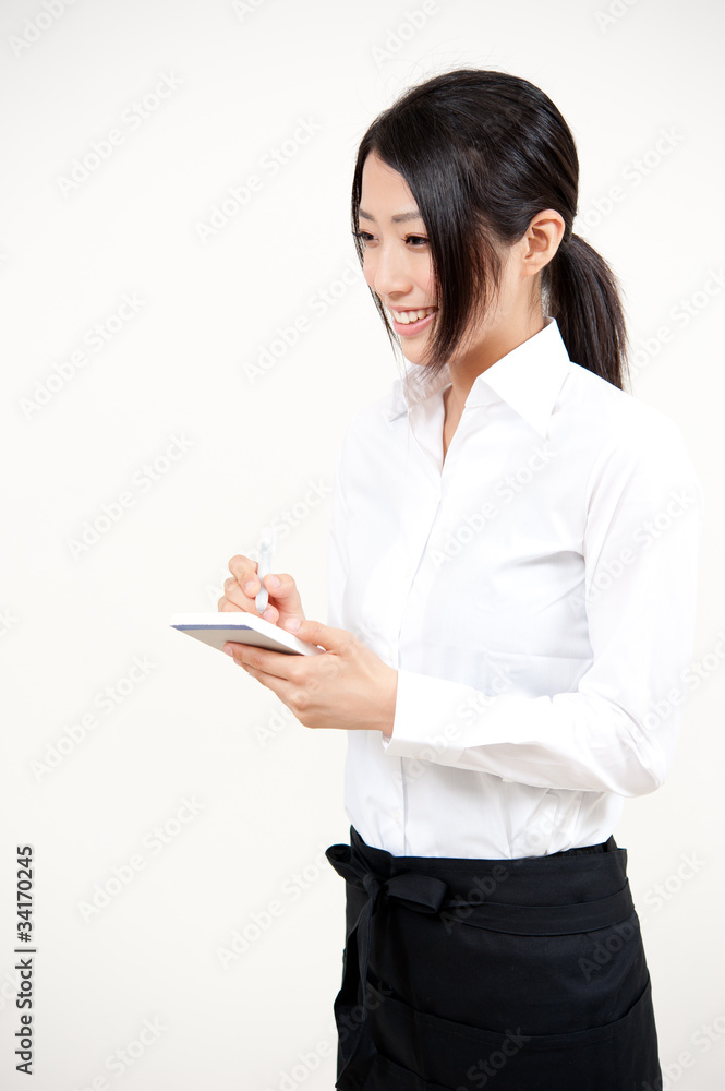 亚洲女服务员画像