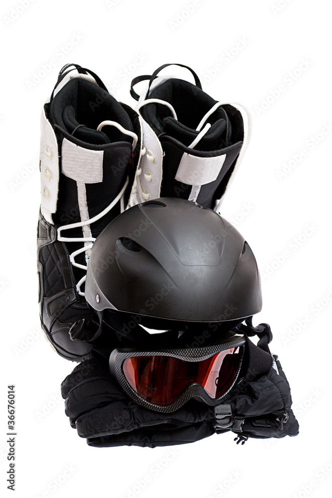 白底滑雪头盔、护目镜、手套和靴子