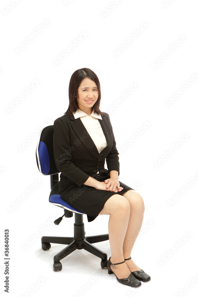 亚洲商界女性坐着