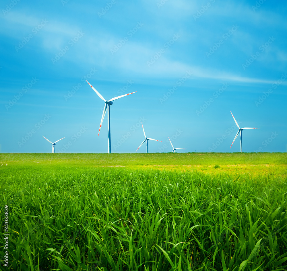 绿色领域的风力涡轮机。清洁能源