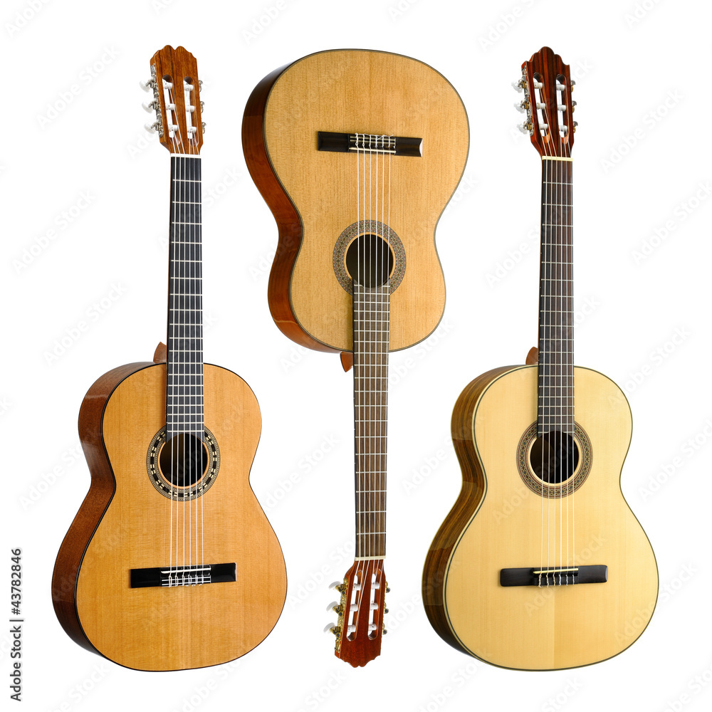 Drei Konzertgitarren im Set auf weiß