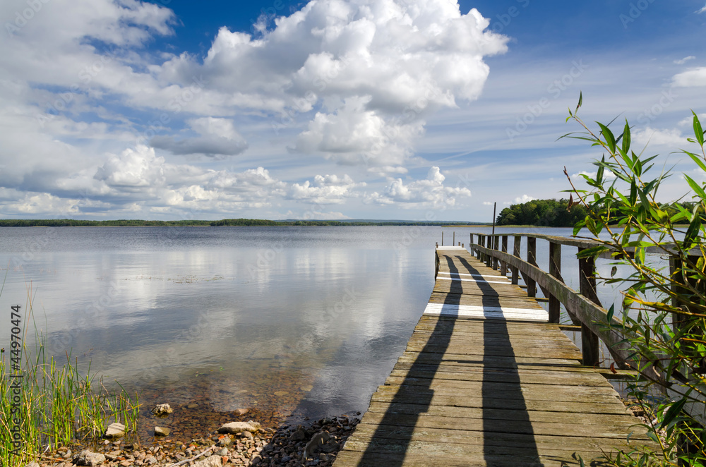 瑞典湖上木桥