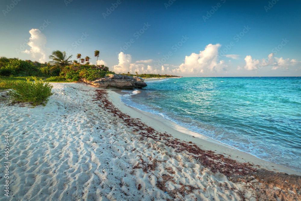 墨西哥Playacar加勒比海的Idylic海滩
