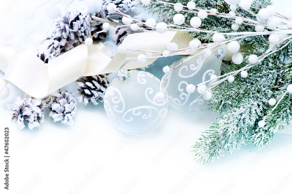 白色圣诞装饰品