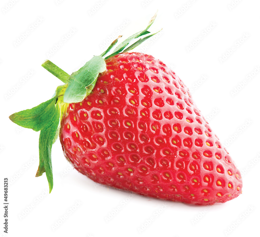 草莓。一个在白色背景下分离的浆果