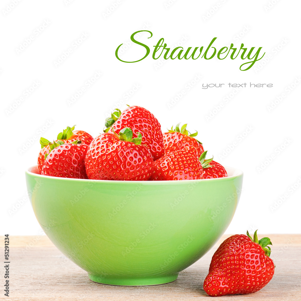 碗里的新鲜草莓