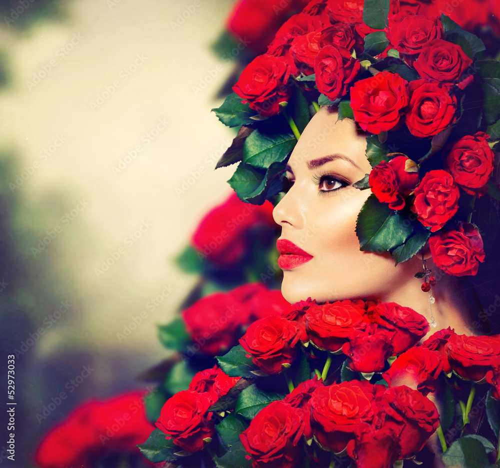美丽时尚模特红玫瑰发型女孩肖像