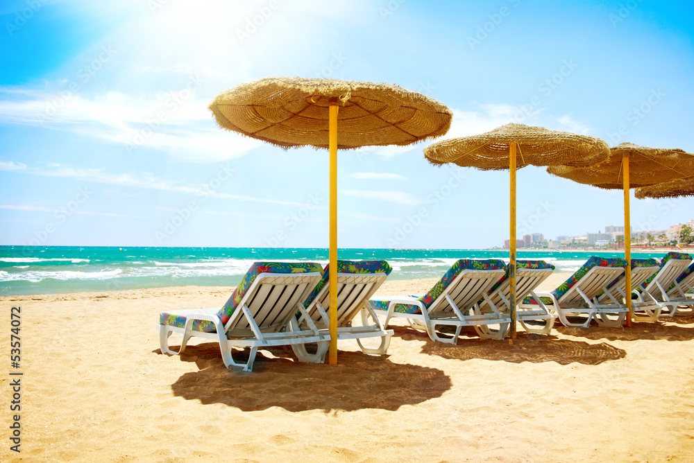 度假概念。西班牙。太阳海岸海滩。地中海