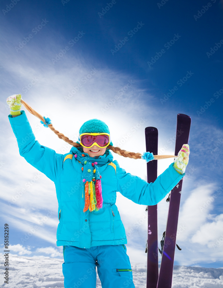 金发，滑雪寒假的可爱女孩