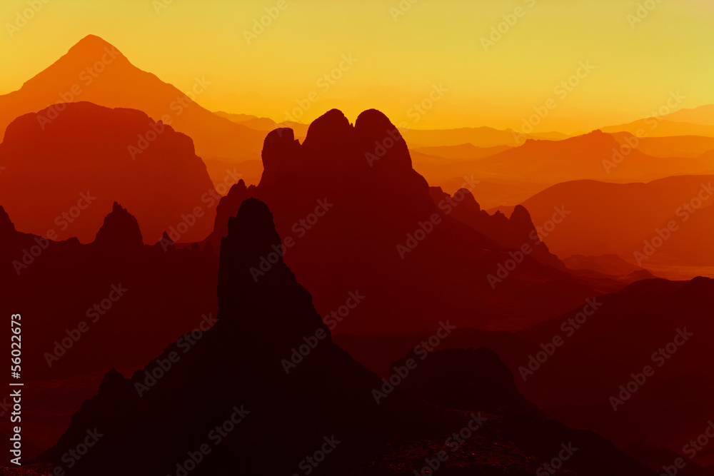 阿尔及利亚霍加山脉撒哈拉沙漠的日出