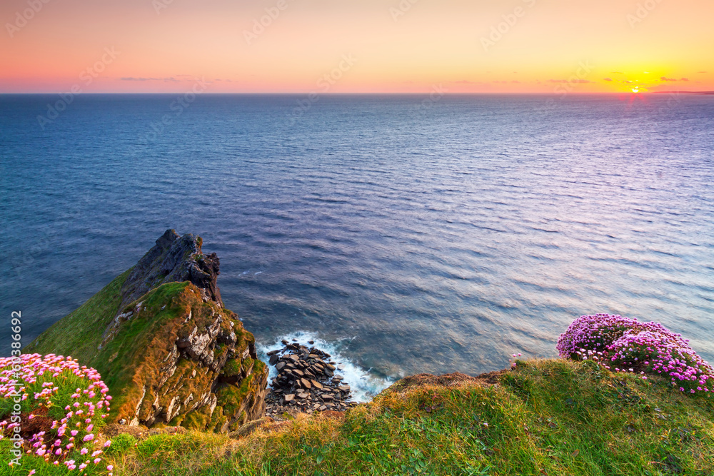 日落时的莫尔悬崖，爱尔兰克莱尔郡
