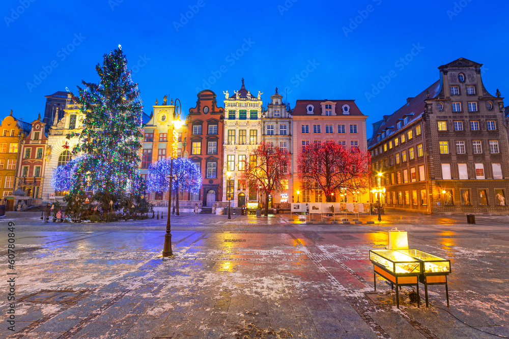 波兰有圣诞树的Gdanks老城