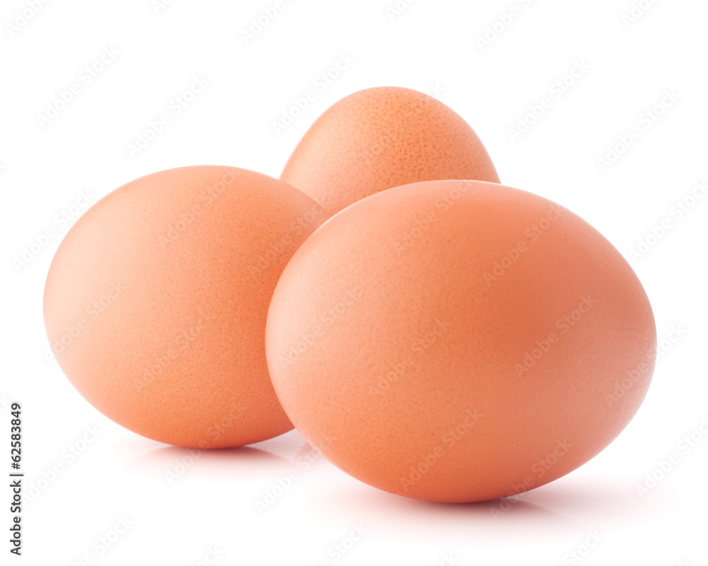 隔离在白色背景上的鸡蛋
