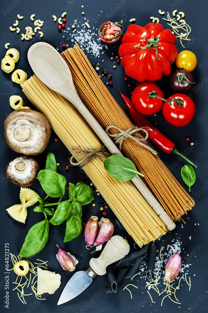 意大利食材-意大利面、蔬菜、香料、奶酪
