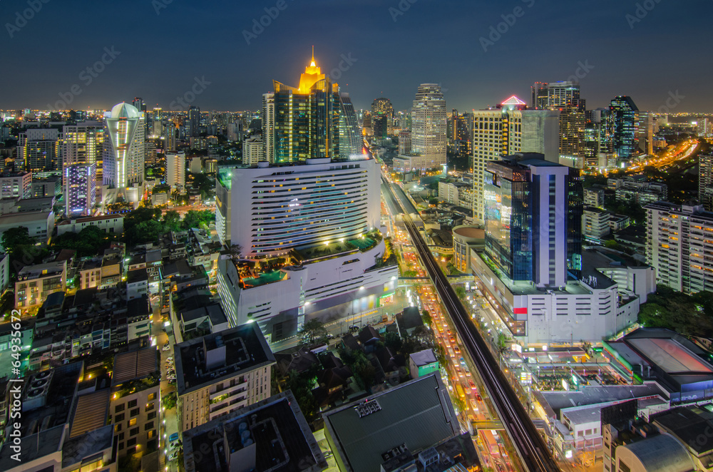 夜晚的曼谷中央商务区