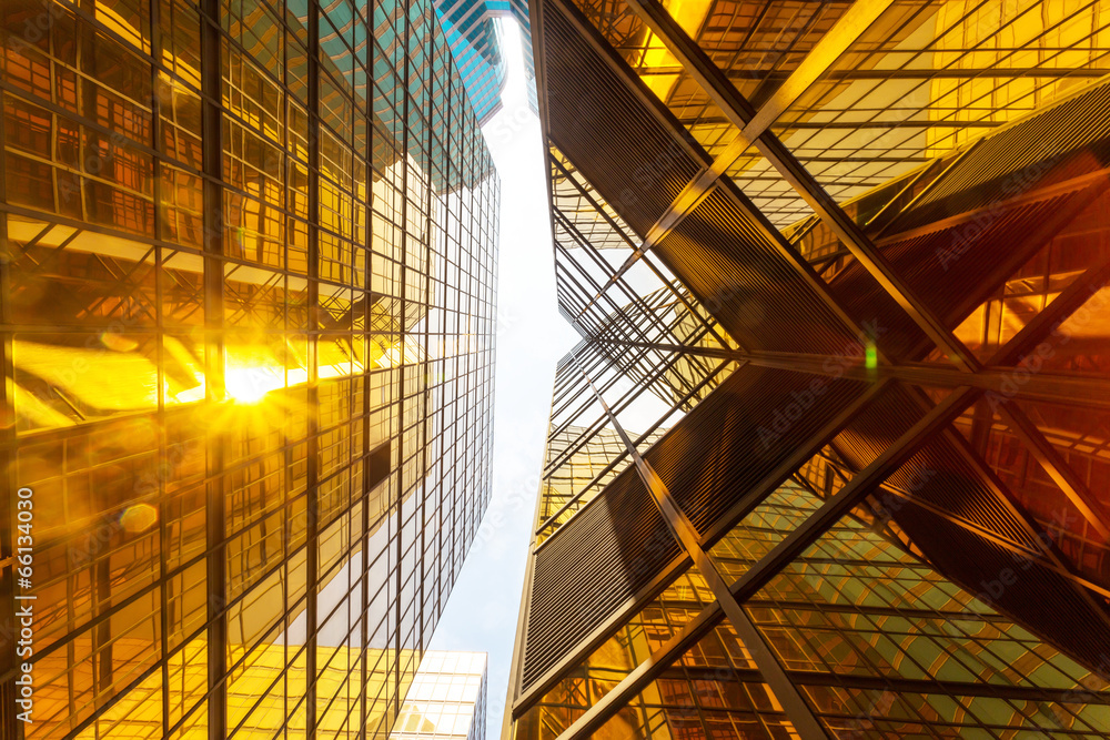 城市摩天大楼的现代玻璃轮廓