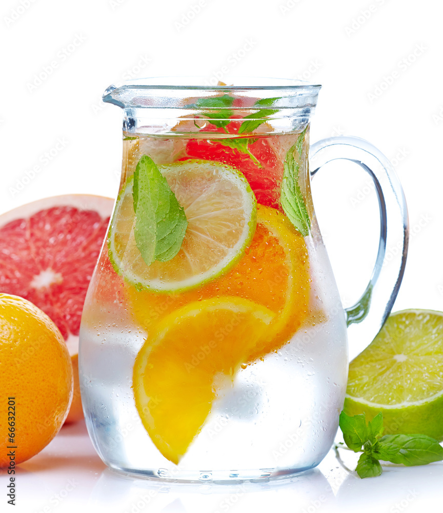 冷柑橘类水果饮料