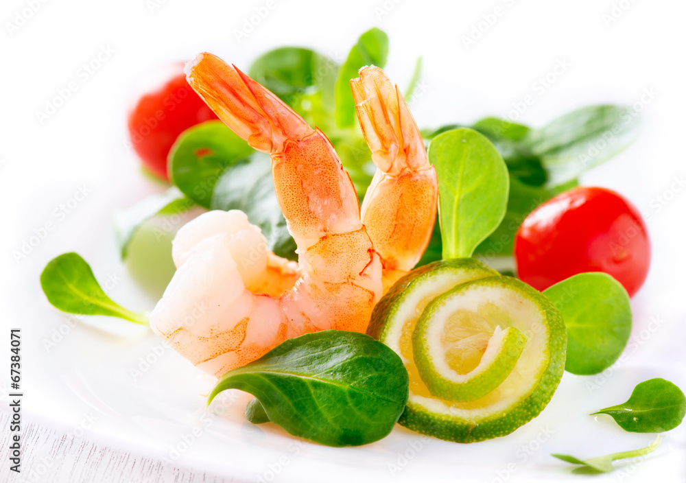 Prawn salad. Healthy shrimp salad with mixed greens