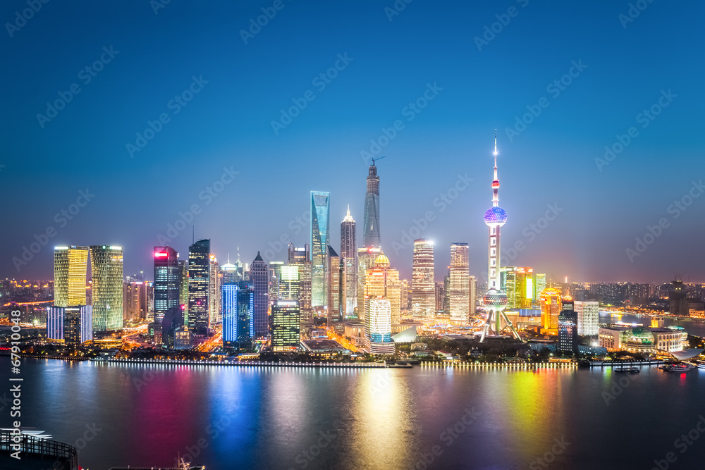 夜晚美丽的上海天际线