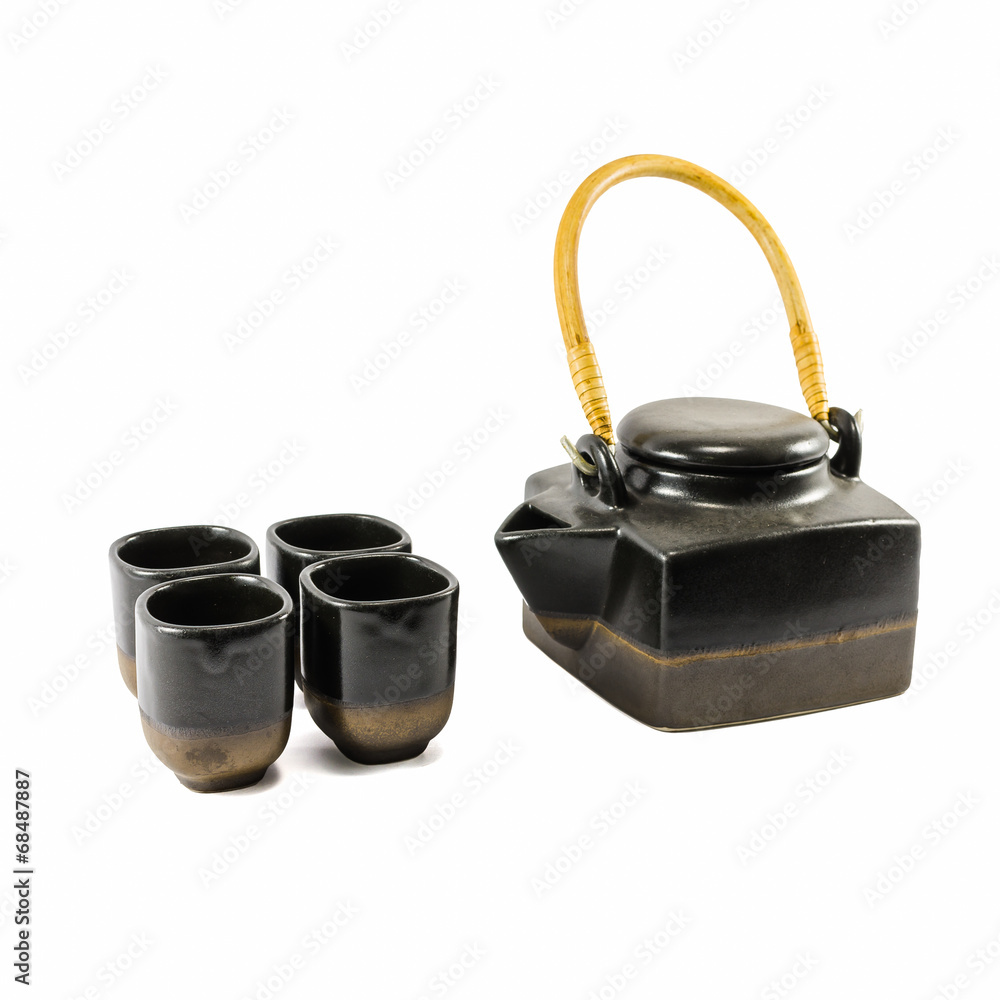 中国黑茶壶和茶杯