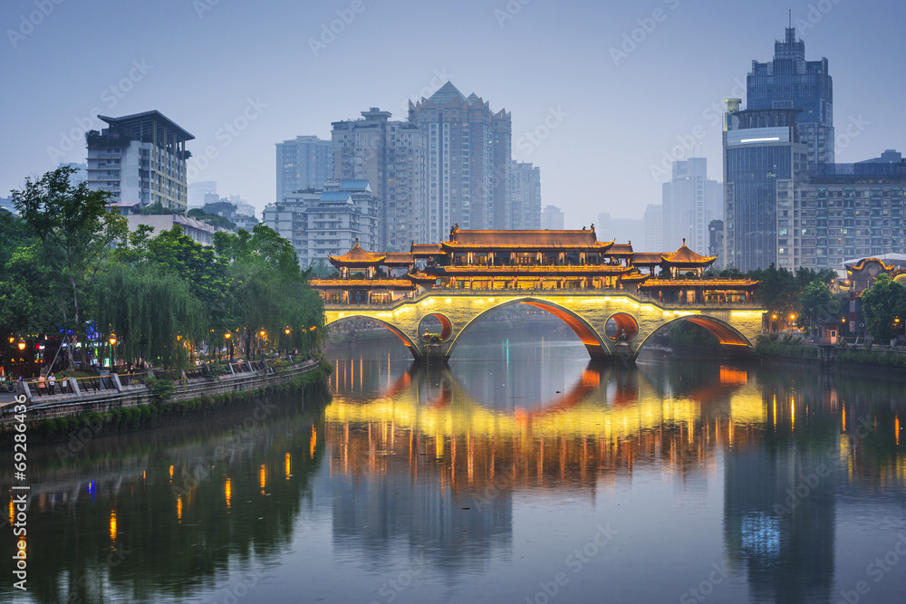 中国成都，晋江与安顺大桥上