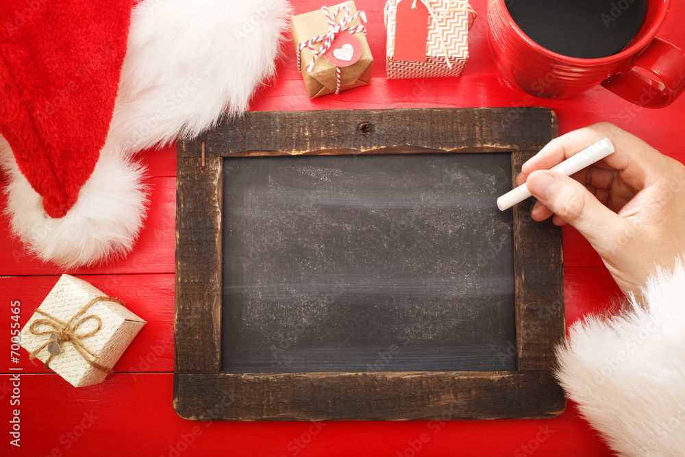 带有圣诞愿望清单成分的空白黑板