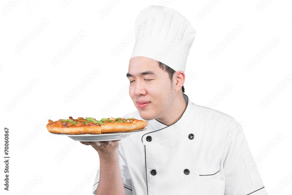 厨房里闻到披萨味的厨师在白色背景上隔离（