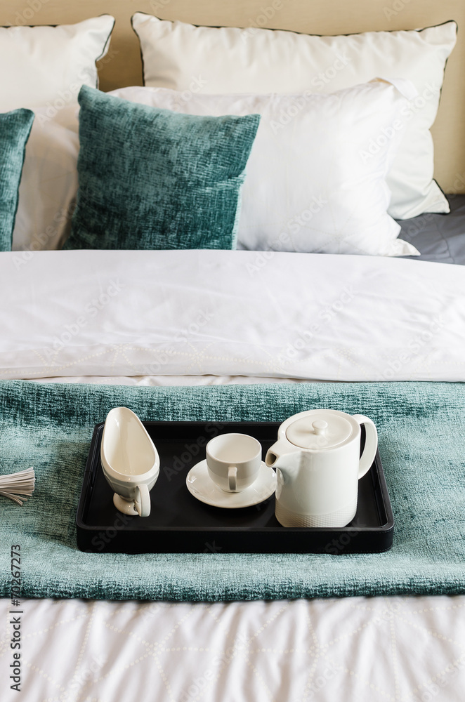 现代卧室黑色托盘茶具
