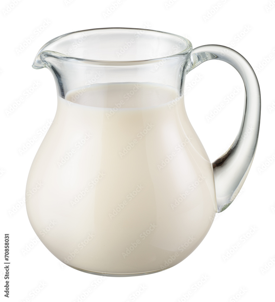 白色隔离的玻璃罐鲜奶。带夹持路径