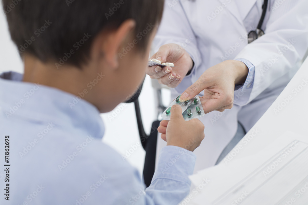 Doctor to pass the medicine to children