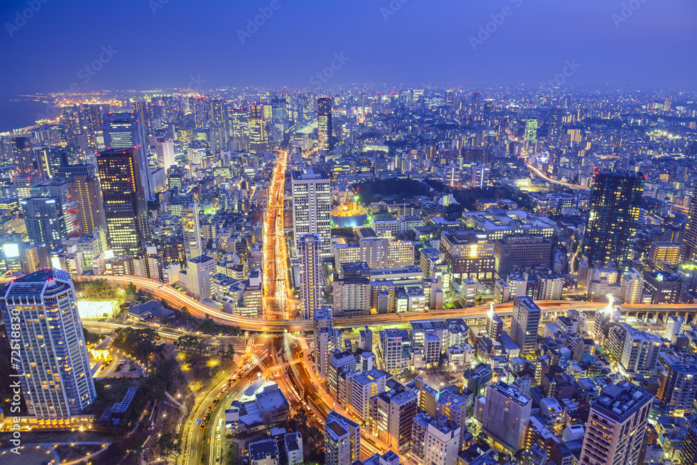 日本东京城市景观和高速公路