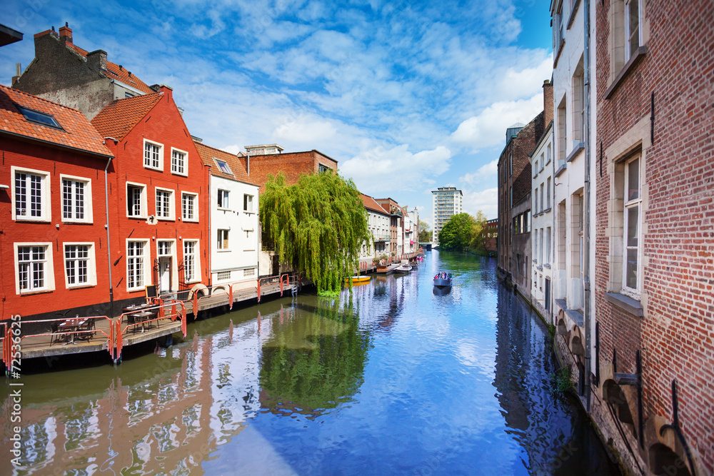 比利时根特美丽的河流景观