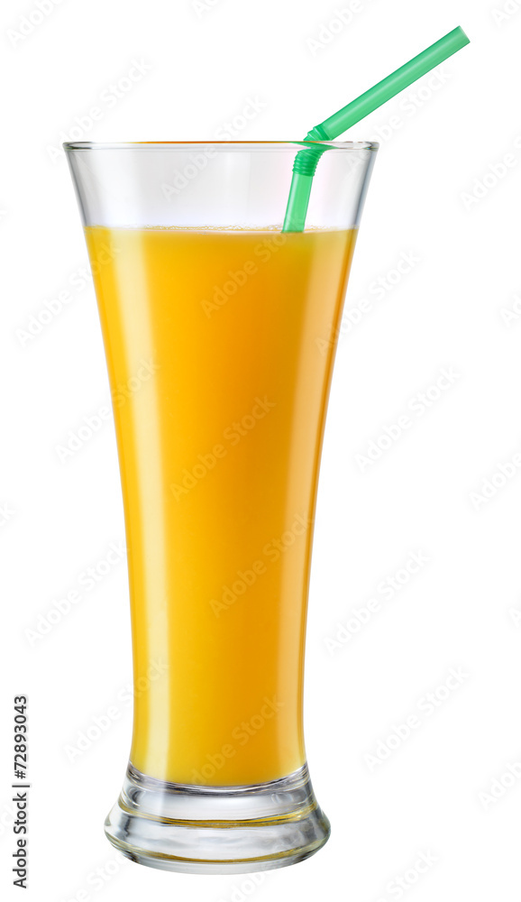 一杯在白色上隔离的橙汁。带有修剪路径