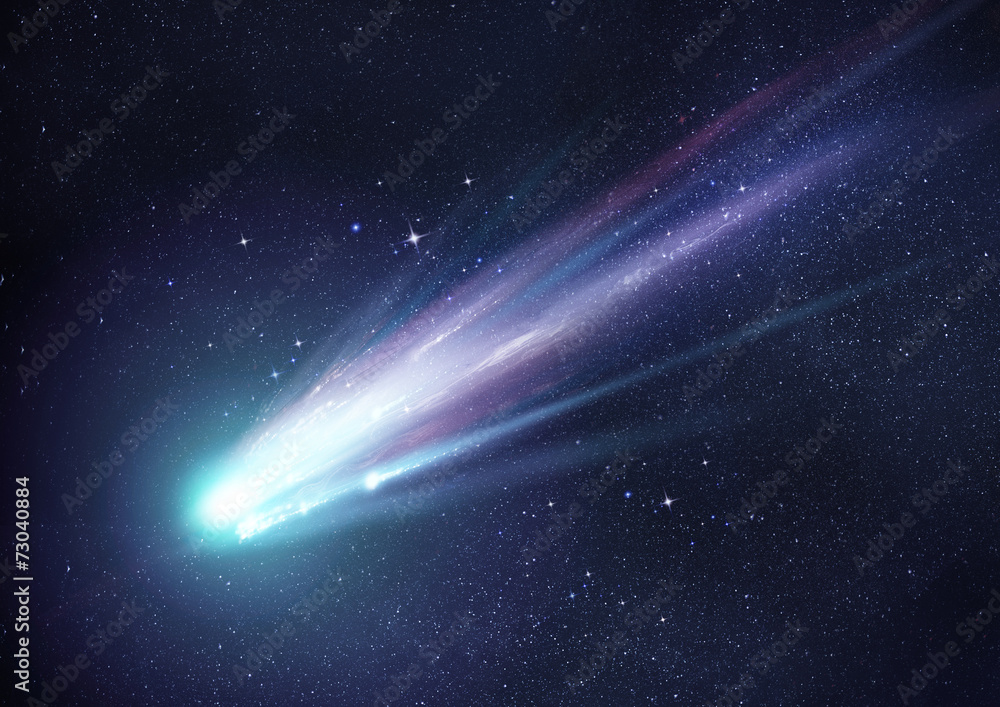 夜晚的超亮彗星