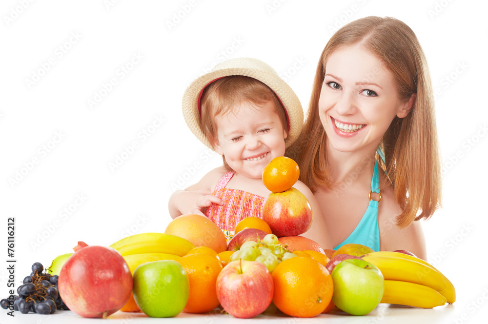 家庭母女吃健康食品、水果