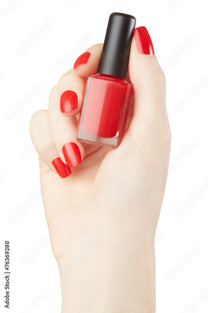 女性用红色指甲油瓶手工美甲，修剪路径