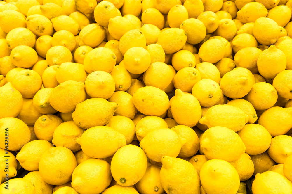 水果市场柠檬琳琅满目
