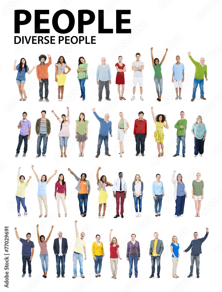 多样化群体人群举起双臂的概念