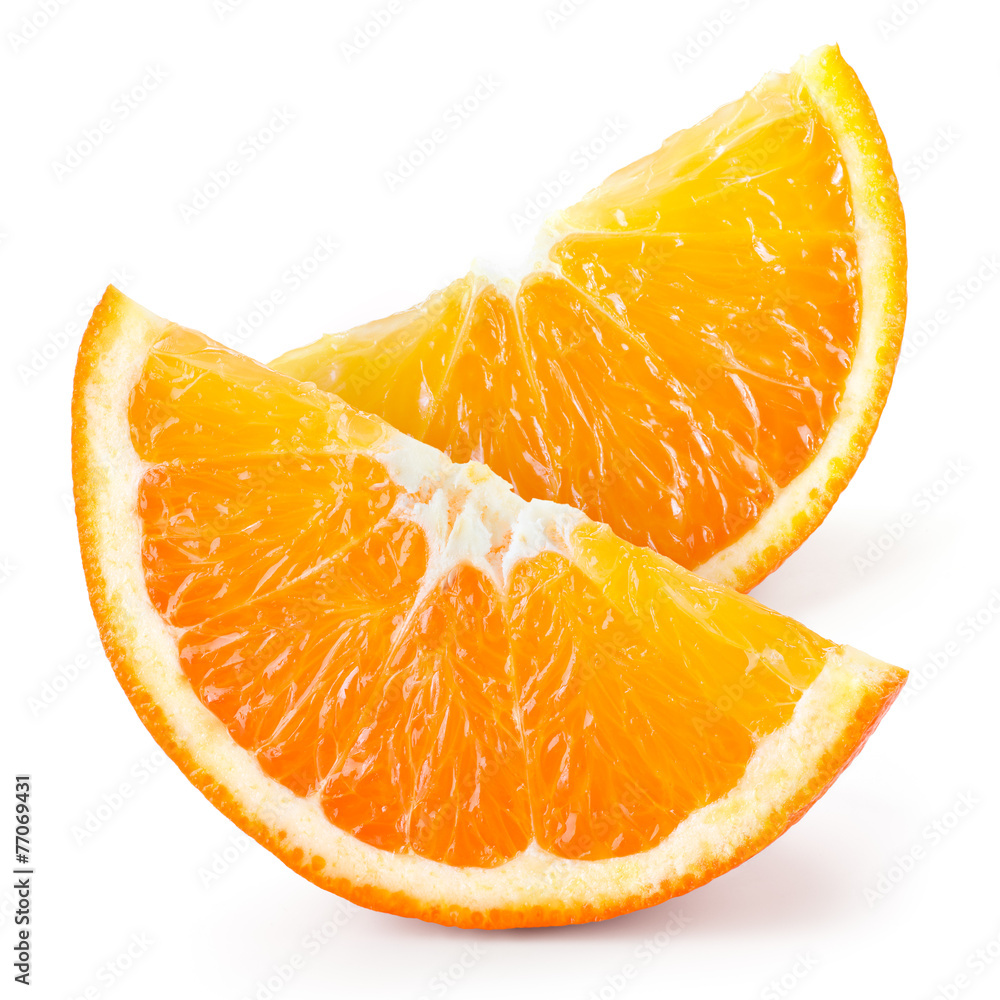 橙色水果。白色切片