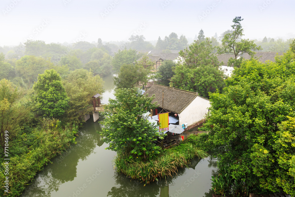 雾中的杭州西溪湿地景观